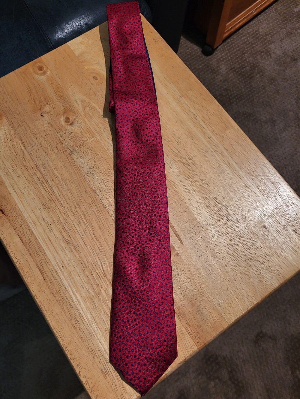 Tommy Hilfiger Red Silk Tie Navy Micro-Florette Geometric Pattern 100% Silk